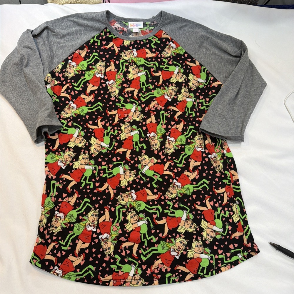 LulaRoe Randy Shirt Muppets Miss Piggy and Kermit Gray Black Size Medium